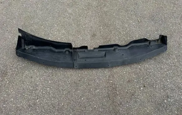 Ford Explorer Wiper trim BB5378021A36