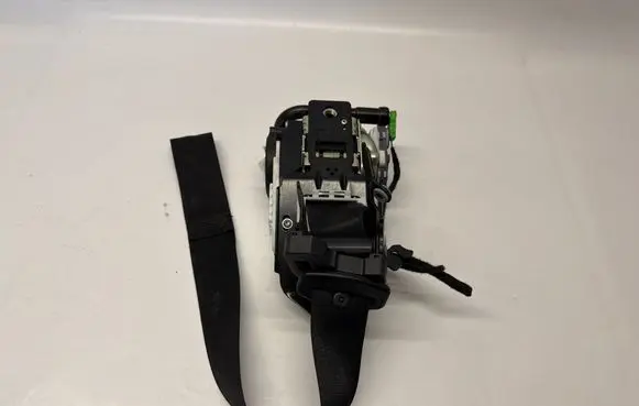 Mercedes-Benz E C207 W207 Front seatbelt A2078605985