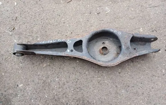 Volkswagen Touran I Rear control arm