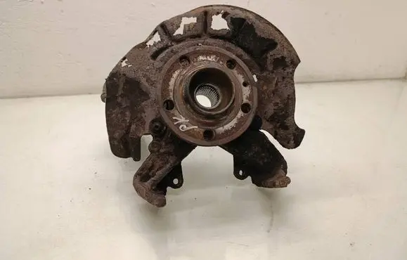 Volkswagen Polo V 6R Front wheel hub 