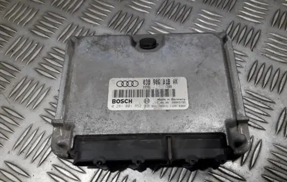 Audi A3 S3 8L Engine control unit/module 038906018ak 0281001852