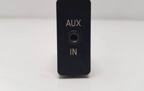 BMW 1 E81 E87 AUX in-socket connector 6930561 61316930561