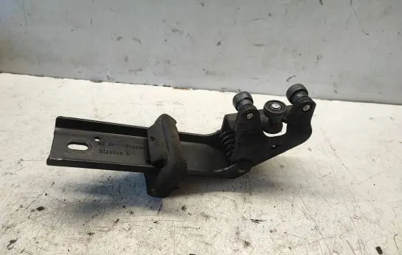 Renault Trafic II (X83) Sliding door middle roller runner 312372E