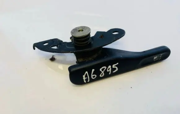 Nissan X-Trail T30 Fuel tank opening switch 