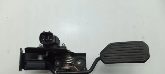 Toyota Avensis T250 Accelerator throttle pedal