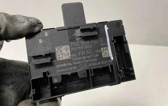 Seat Alhambra (Mk2) Door control unit/module 7N0959792