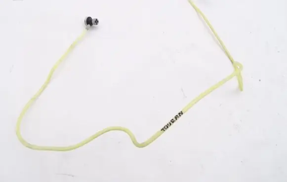 Volkswagen Touran I Fuel line pipe 1T0201931E