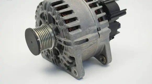Renault Trafic III (X82) Generator/alternator 231008648R 2722637B