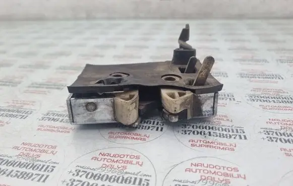 Audi 80 90 B3 Front door lock 893837016B