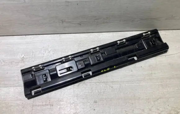 BMW X1 F48 F49 Side skirt front trim 7332329