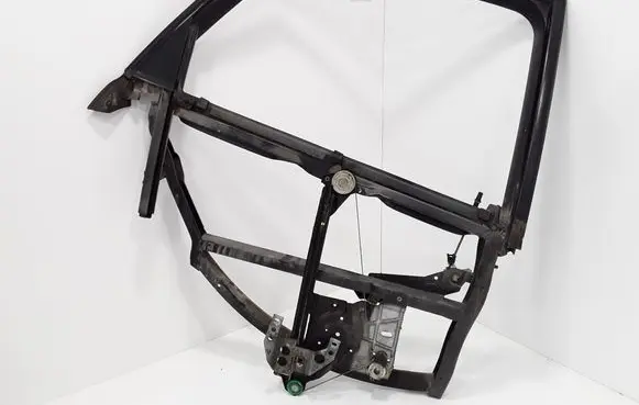Rear door manual window regulator