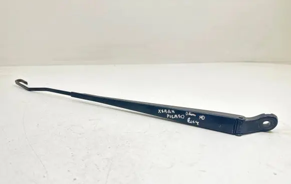 Citroen Xsara Picasso Front wiper blade arm