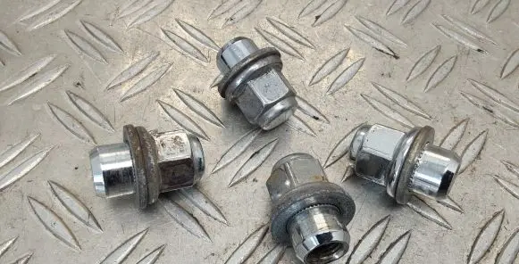 Toyota Yaris Nuts/bolts 