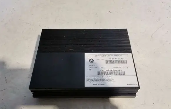 Dodge Challenger Sound amplifier 68222467AD