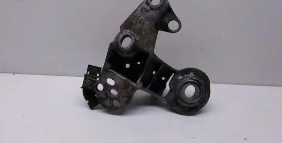 Audi A6 S6 C5 4B Engine mounting bracket 4B0199352A