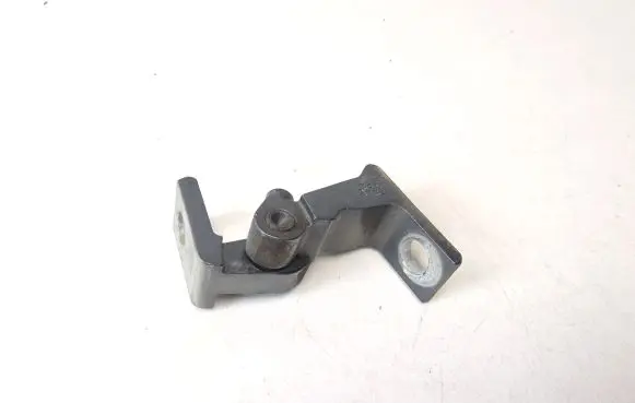 Volkswagen Jetta VI Front door upper hinge 8K0831401A