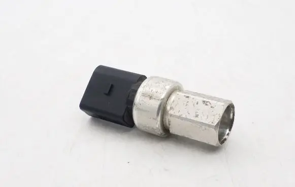 Volkswagen Tiguan Air conditioning (A/C) pressure sensor 1K0959126E