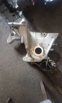 Opel Insignia A Fuel pump bracket 55574721