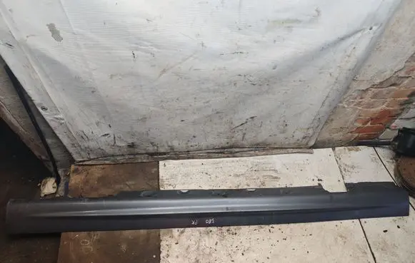 BMW 3 E46 Sill 8230107