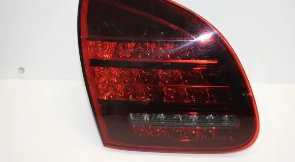Porsche Cayenne (92A) Tailgate rear/tail lights 7P5945093S