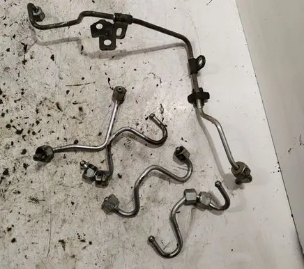 Nissan X-Trail T31 Fuel injector supply line/pipe 070327 070326
