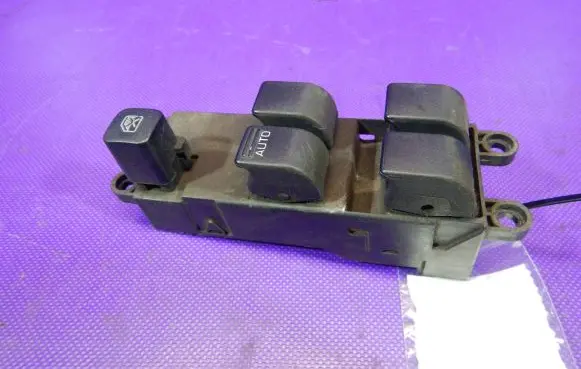 Nissan Primera Quarter vent window switch 