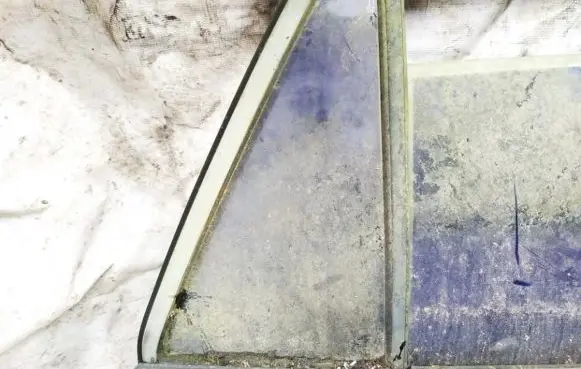 Mitsubishi Lancer Rear vent window glass 