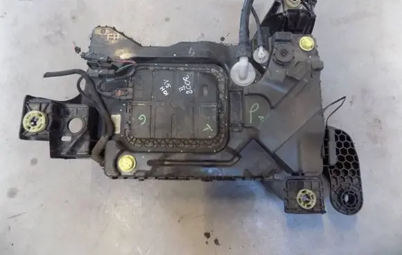 Peugeot 3008 II AdBlue liquid reservoir 