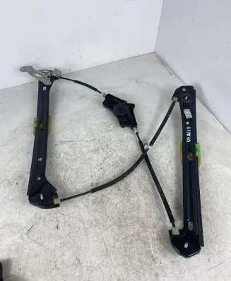 Volkswagen Golf VII Front door window regulator with motor 5G4837461H C03532105 140920162
