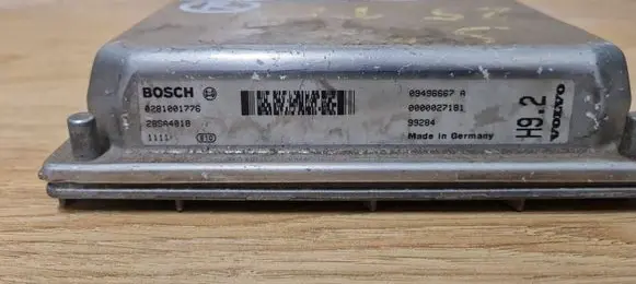 Volvo S80 Engine control unit/module 0281001776 09496667A 28SA4018