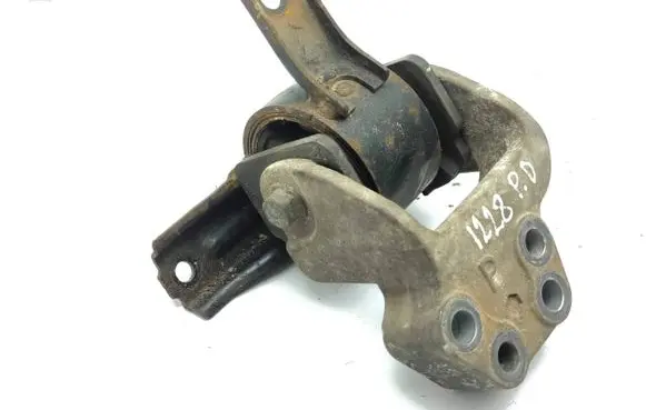 Engine mount bracket