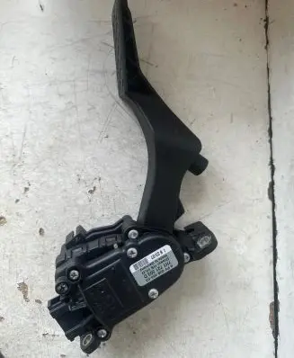 Volkswagen Transporter - Caravelle T5 Accelerator throttle pedal 7H1721503D 6PV00849503