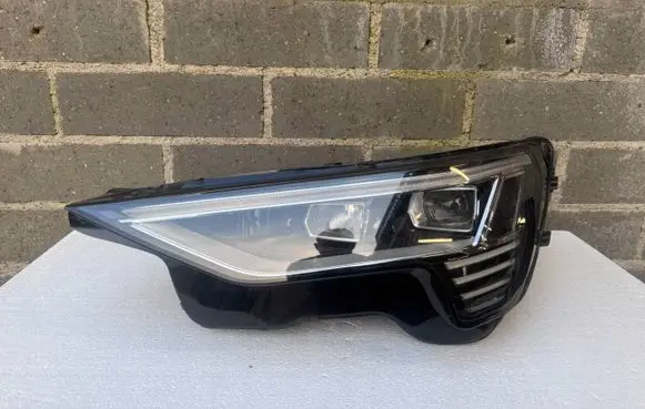 Audi e-tron Headlight/headlamp 4KE941039D
