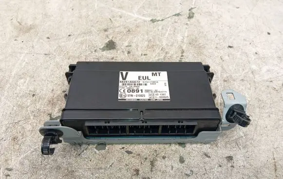Subaru Outback Comfort/convenience module 88281AG672 97RI010625 X1T21173M1A