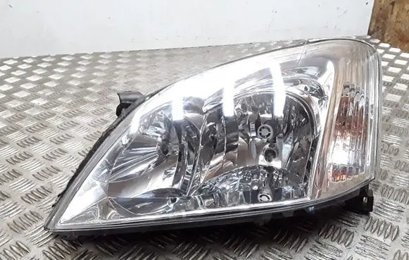 Toyota Corolla E120 E130 Headlight/headlamp 20a242b