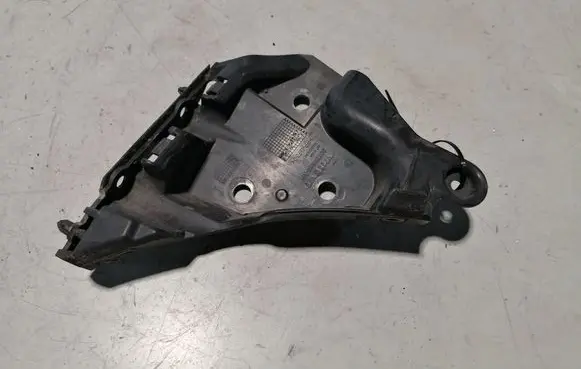 Volvo XC60 Front bumper mounting bracket 30764619