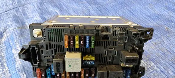 Mercedes-Benz CLS C219 SAM control unit 2115456101