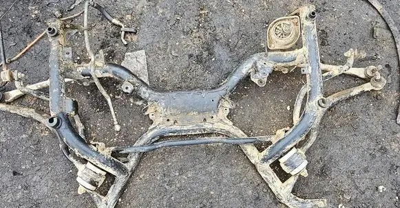 BMW 7 E38 Front axle beam brak
