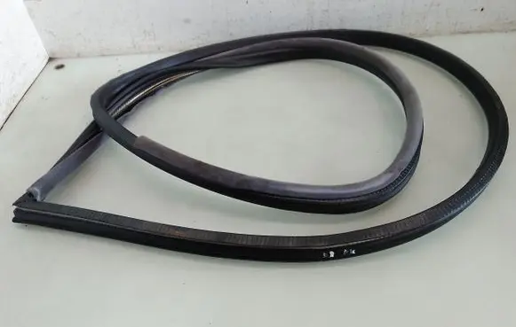 Audi A8 S8 D2 4D Front door rubber seal 