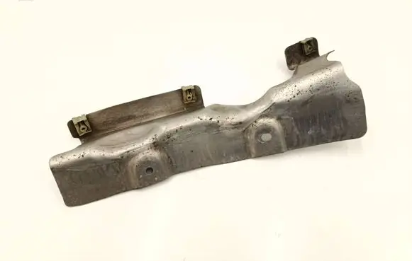 BMW 5 F10 F11 Heat shield in engine bay 7185204