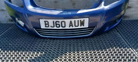 Opel Zafira B Front bumper