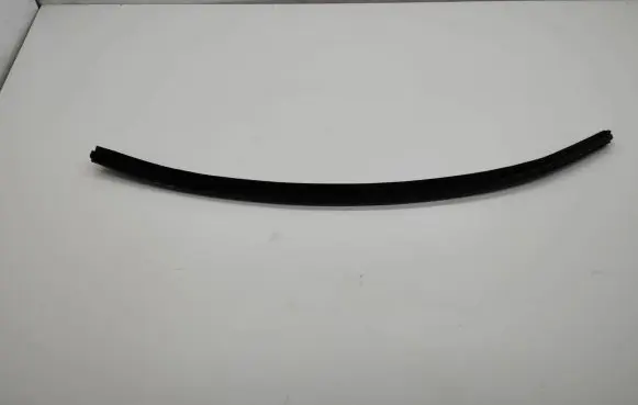 Audi Q7 4L Rubber seal front door window/glass 