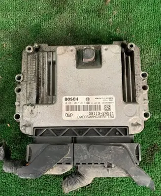 KIA Ceed Engine control unit/module 391132A511 0281017217 1039S6009