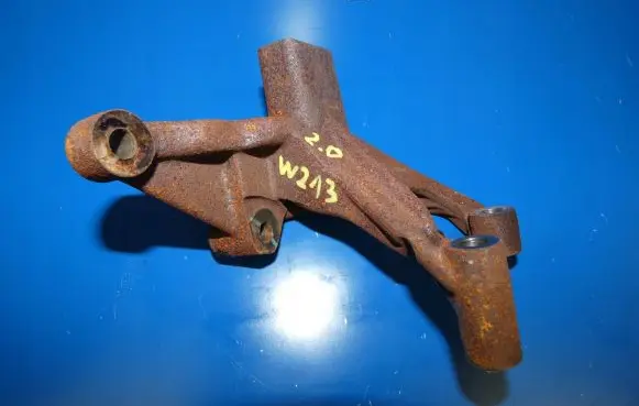 Mercedes-Benz E W213 Engine mounting bracket A6541424000