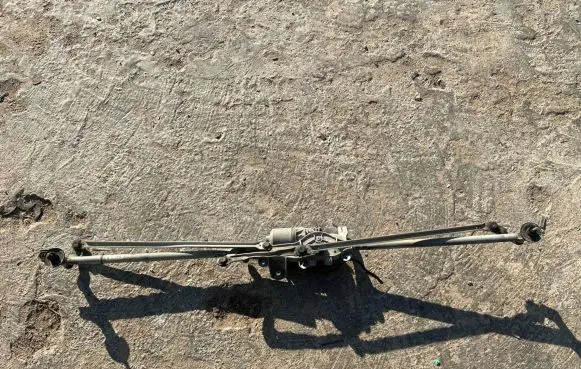 Opel Astra J Front wiper linkage and motor 1137328582