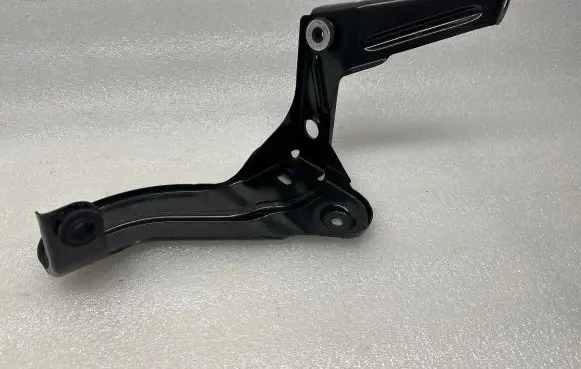 Audi A6 S6 C6 4F Intercooler pipe mounting bracket 4F0145813F
