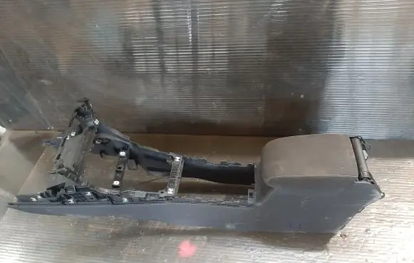 Volkswagen Golf VII Center console