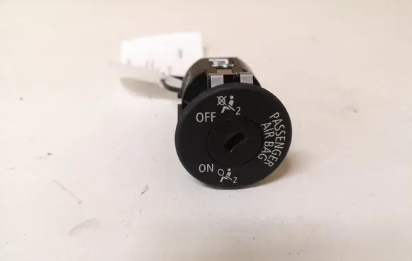 Passenger airbag on/off switch