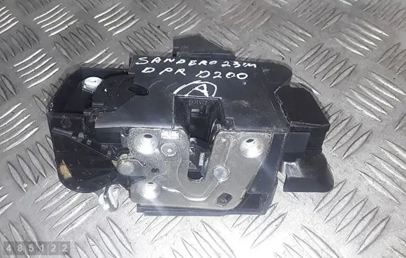 Renault Sandero II Front door lock 805023241