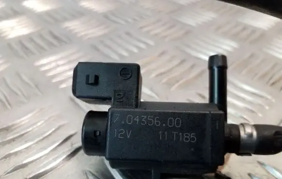 Jaguar XF X250 Vacuum valve 70435600